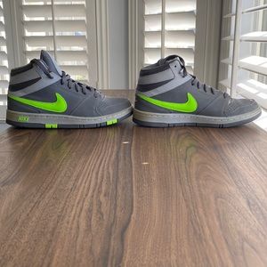 Nike 2013 Gray & Lime Green Sz 6Y